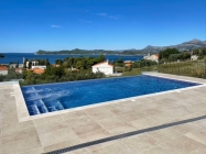 Pool with jets on.jpg