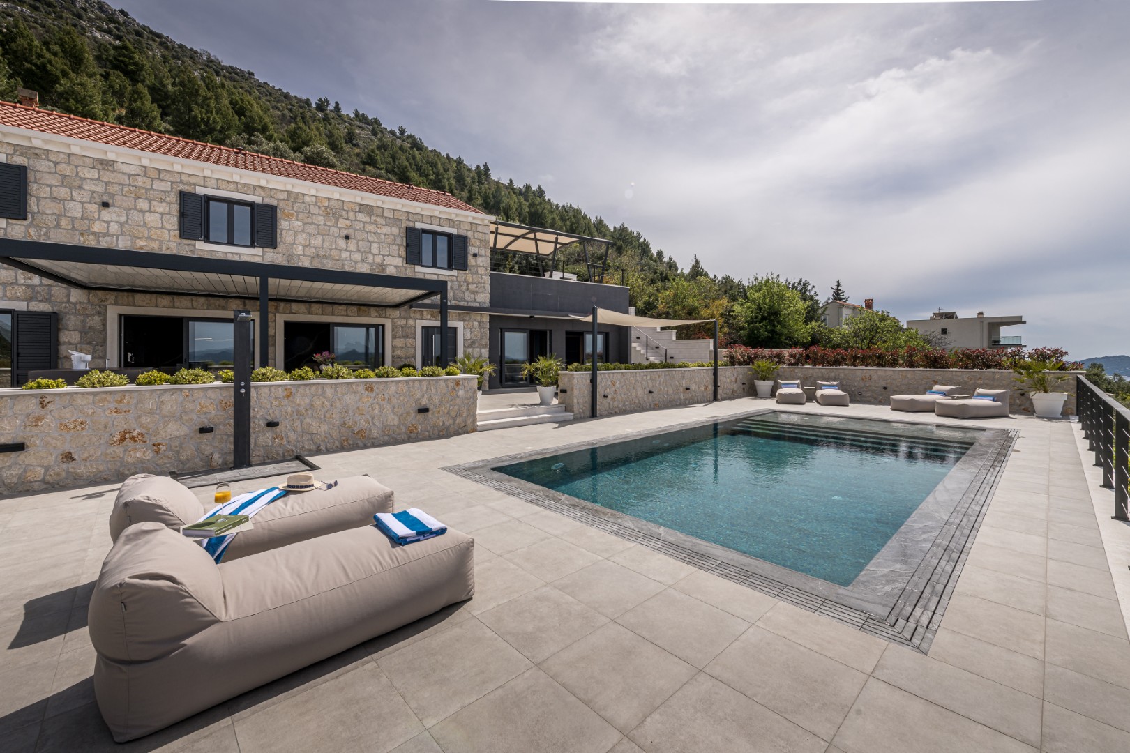 Exclusive stone house Brsečine - Pool and Seaview